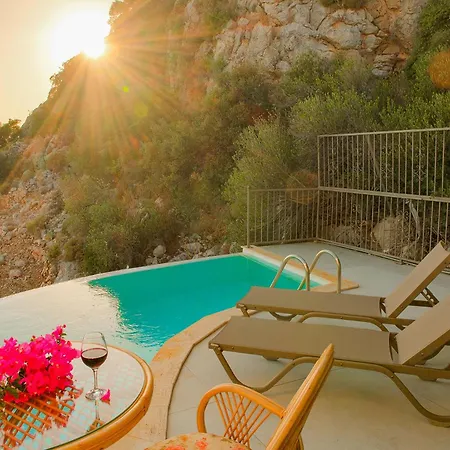 Sunset - Hill Vista Villa *